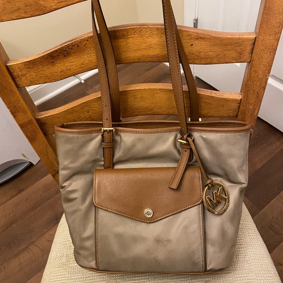 Michael Kors Handbags - Michael Kors Medium Jet Set Tan Nylon Tote with Front Pocket
